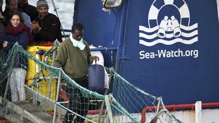 Σε καθεστώς κατάσχεσης το πλοίο Sea-Watch 3 στην Ιταλία - Είχε διασώσει εκατοντάδες μετανάστες