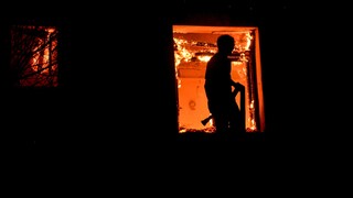 Υπό πλήρη έλεγχο η φωτιά σε υπόγειο σπίτι στην Πλάκα