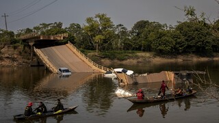 Κατέρρευσε γέφυρα στη Βραζιλία - Νεκροί και τραυματίες