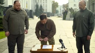 Ζελένσκι: Η Ουκρανία υποβάλλει επείγον αίτημα για ένταξη στο ΝΑΤΟ