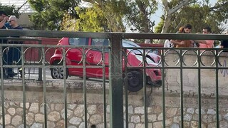 ΗΣΑΠ: Διακοπή δρομολογίων στην Κηφισιά - Κίνδυνος να πέσει όχημα στις ράγες