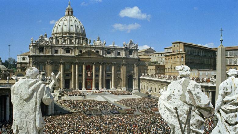 «Κομμάτια» δύο αγάλματα στο Βατικανό από οργισμένο τουρίστα που απαιτούσε να δει τον πάπα