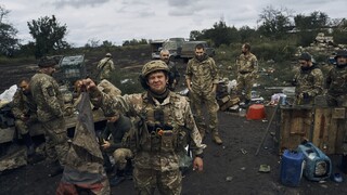 Πόλεμος Ουκρανία: Εγγυήσεις στους Ρώσους στρατιώτες που θα παραδοθούν προσφέρει το Κίεβο