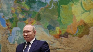 Ο Πούτιν έκλεισε τα 70: Οι επτά στιγμές στη ζωή του που τον καθόρισαν