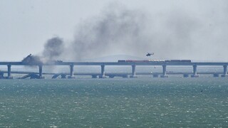 Τρεις νεκροί από τη μεγάλη φωτιά στη γέφυρα της Κριμαίας