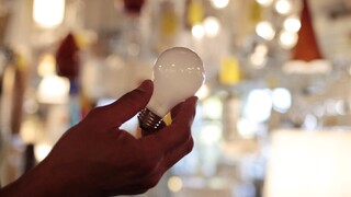 Εξοικονόμηση ηλεκτρικής ενέργειας: Πόσο ωφελούνται νοικοκυριά και επιχειρήσεις