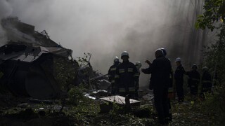 Ουκρανία: Συνεχίζονται οι βομβαρδισμοί στη Ζαπορίζια - Πύραυλος έπεσε σε πολυώροφη πολυκατοικία