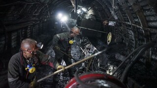 Ουκρανικά ΜΜΕ: 98 ανθρακωρύχοι παραμένουν εγκλωβισμένοι μετά τις ρωσικές επιθέσεις