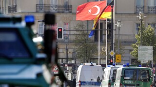 Tagesspiegel: Ο Ερντογάν κρατά 120 Γερμανούς πολίτες για το Κουρδικό ή άσκηση κριτικής στην Τουρκία