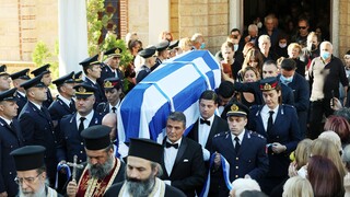 Αλέξανδρος Νικολαΐδης: Οδύνη και χειροκρότημα στο τελευταίο «αντίο»