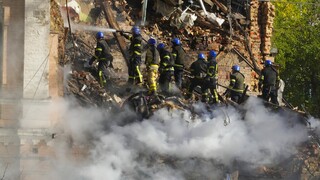 Κίεβο: Συγκλονιστικό βίντεο από τις εκρήξεις σε κτήρια