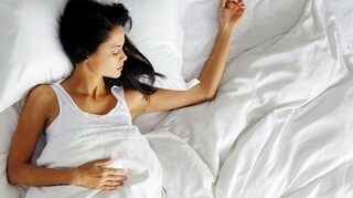 Έρευνα: Η έλλειψη ύπνου συμβάλλει στην αύξηση πολλαπλών παθήσεων – Πόσες ώρες πρέπει να κοιμόμαστε