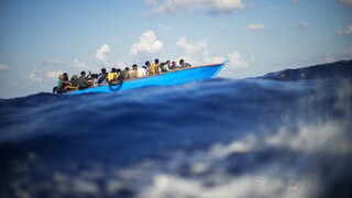 Ιταλία: Δύο παιδιά βρέθηκαν απανθρακωμένα πάνω σε σκάφος με μετανάστες