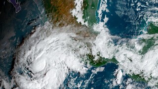 Τυφώνας Ρόσλιν: Προειδοποίηση για έντονα καιρικά φαινόμενα στο Μεξικό