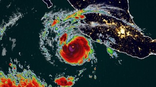 Τυφώνας Ρόσλιν: Ενισχύθηκε στην κατηγορία 4 ενώ κατευθύνεται προς το Μεξικό