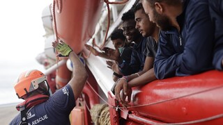 Ιταλία: Η κυβέρνηση Μελόνι μπλοκάρει την είσοδο πλοίων διάσωσης μεταναστών