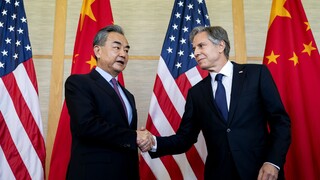 Η Κίνα καλεί τις ΗΠΑ σε «αποχή δημιουργίας νέων εμποδίων» στις διμερείς σχέσεις