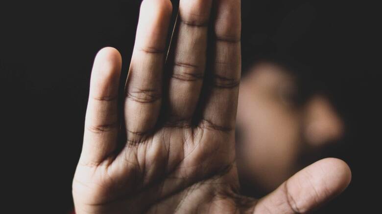 Πετράλωνα: Η «Οδύσσεια» των καταγγελιών για τα «πάρτι» βιασμών με θύματα δύο αδέρφια