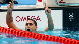 Εκπλήρωσε το τάμα του ο παραολυμπιονίκης Ταϊγανίδης: Κολύμπησε 25 μίλια από Ρόδο σε Σύμη