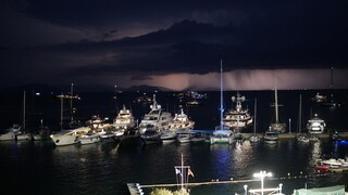 Κακοκαιρία «EVA»: Μέτωπο καταιγίδων μήκους 900 χλμ. πλησιάζει τη δυτική Ελλάδα