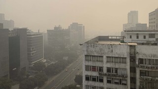 Ινδία: Ανοίγουν ξανά τα σχολεία στο Νέο Δελχί - Είχε σκοτεινιάσει ο ουρανός λόγω ρύπανσης
