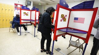 Ενδιάμεσες εκλογές ΗΠΑ: Εκατομμύρια Αμερικανοί στις κάλπες για μια κρίσιμη αναμέτρηση