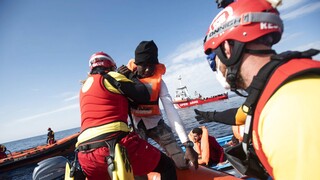 Γαλλικά πυρά κατά Ιταλίας για το Ocean Viking με τους 234 μετανάστες