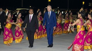 Ο Τζο Μπάιντεν έφτασε στην Ινδονησία για τη Σύνοδο Κορυφής της G20