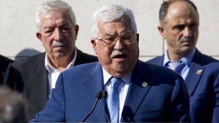 Ο Παλαιστίνιος πρόεδρος δηλώνει «αναγκασμένος να έχει δοσοληψίες» με τον Νετανιάχου