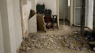 Εξάρχεια: Έφοδος της ΕΛ.ΑΣ. σε εγκαταλελειμμένο κτίριο
