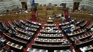 Στη Βουλή η τροπολογία για τη φορολόγηση υπερκερδών στην ενέργεια