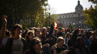 Γαλλία: Ογκώδεις διαδηλώσεις κατά της βίας εναντίον των γυναικών