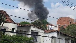 Κολομβία: Μικρό αεροπλάνο συνετρίβη σε σπίτι στο Μεντεγίν
