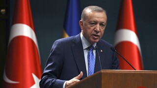 Νέες απειλές Ερντογάν για χερσαία επίθεση στη Συρία «την κατάλληλη στιγμή»