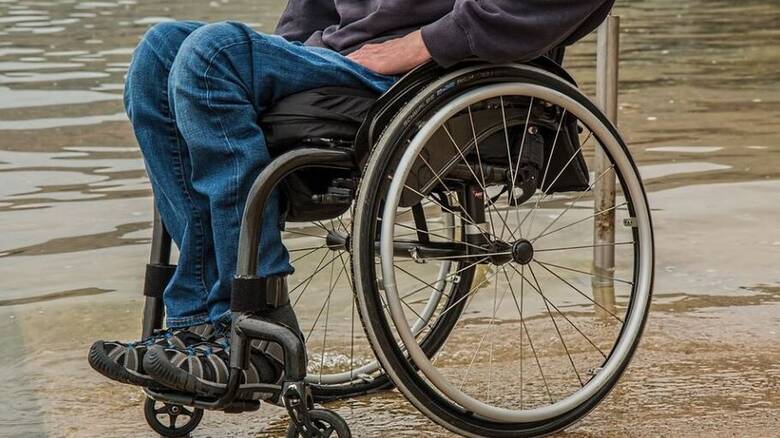Φρίκη από καταγγελία για ίδρυμα ατόμων με αναπηρία: Υπάλληλος έκαψε τα χέρια τρόφιμου