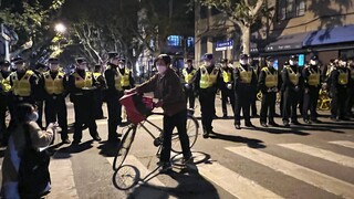 Κορωνοϊός: Χιλιάδες στους δρόμους της Σαγκάης ενάντια στους περιορισμούς – Συλλήψεις από τις Aρχές
