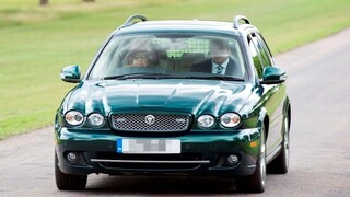 Ένα από τα αγαπημένα αυτοκίνητα της βασίλισσας Ελισάβετ πουλήθηκε για 50.000 ευρώ σε δημοπρασία