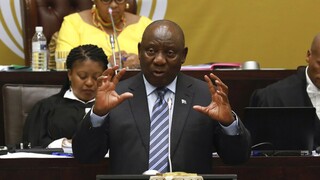 Ν. Αφρική: Στις «καλένδες» η δίκη του προέδρου που κατηγορείται ότι έκρυβε εκατομμύρια σε καναπέ