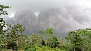 Συναγερμος στην Ινδονησία - Εξερράγη το ηφαίστειο Σεμερού