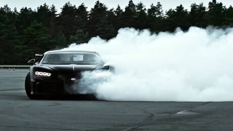 Αυτοκίνητο: Πόσο κοστίζουν τα λάστιχα που «καίει» η Bugatti Chiron Pur Sport στο drift;