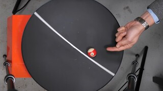 Viral: Γιατί μια συμπαγής μπάλα δεν πέφτει από ένα περιστρεφόμενο πικάπ;