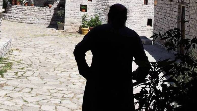 Τρίκαλα: «Με έκαιγε με σταυρό γιατί είχα δαιμονιστεί» - Βασανιστήρια από ιερέα καταγγέλει 23χρονος