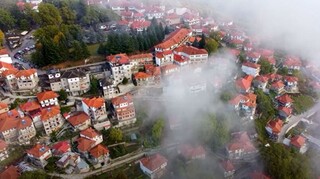Μέτσοβο: Εντυπωσιάζει το παραδοσιακό χωριό σε υψόμετρο 1.200 μέτρα