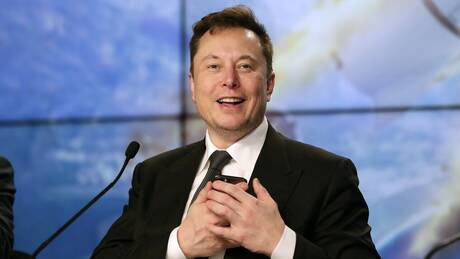 Μασκ: Ανέβηκε η μετοχή της Tesla και πήρε πίσω τον τίτλο του πλουσιότερου ανθρώπου στον κόσμο