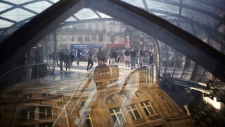 DW: «Φωτιά» στις τιμές του μετρό στο Παρίσι
