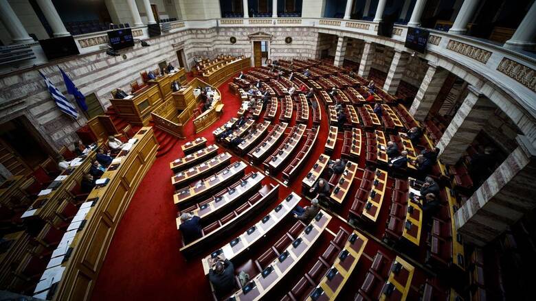 Βουλή: Τροπολογία για αύξηση της αποζημίωσης των δημοτικών συμβούλων