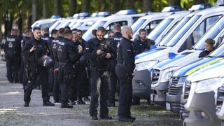 Συναγερμός στη Γερμανία: Ένοπλος κρατά ομήρους σε εμπορικό κέντρο στη Δρέσδη