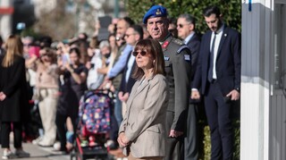 Σακελλαροπούλου: Στην επίσημη τελετή αλλαγής Φρουράς στο Μνημείο του Άγνωστου Στρατιώτη