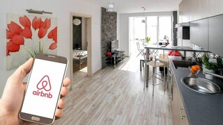 Στο στόχαστρο της ΕΕ η Airbnb: Τι ισχύει με την επιπλέον φορολόγηση και τις συμβάσεις