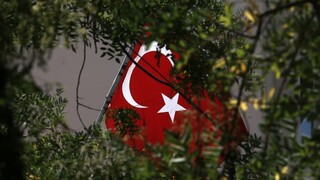 Τουρκία: «Φρένο» στις αγορές σε δολάρια - Αδύναμη η λίρα